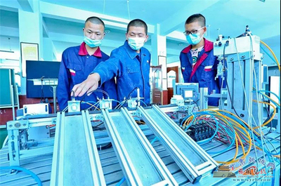 張掖 激活鄉(xiāng)村振興“動(dòng)力源”——技術(shù)推廣服務(wù)的實(shí)踐與探索